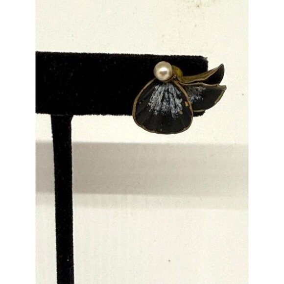 Vintage Gold Tone & Enamel Faux Pearl Leaf Clip On Earrings - Picture 3 of 7